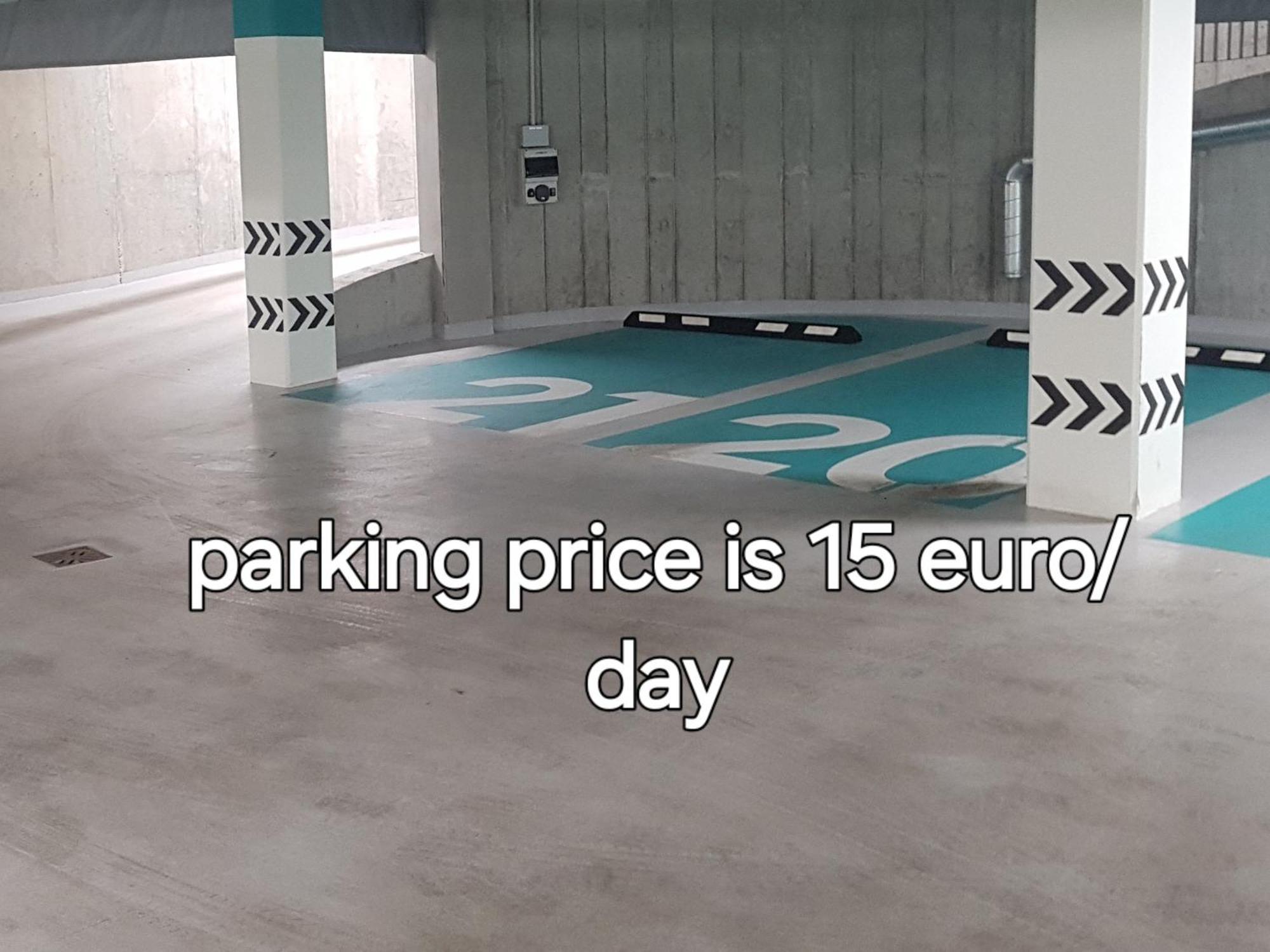 Happy Inn Vip, Self Check-In-24X7, A-C, Parking-In-The-Underground-Garage VNO Exterior photo