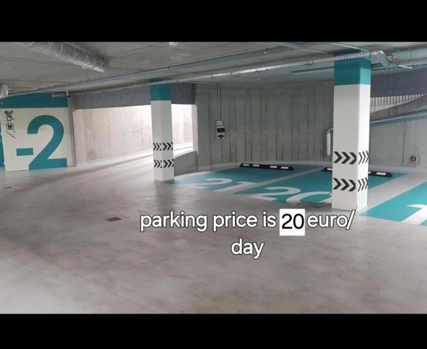 Happy Inn Vip, Self Check-In-24X7, A-C, Parking-In-The-Underground-Garage VNO Exterior photo